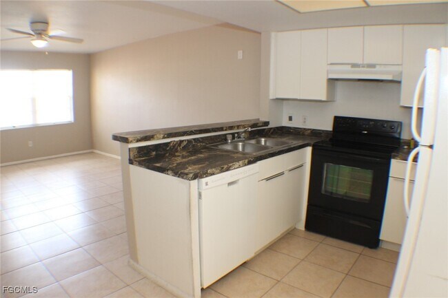 Building Photo - 4009 SE 11th Ave