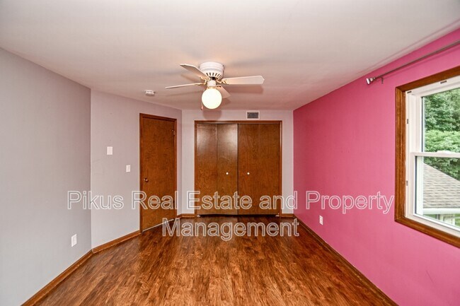 Building Photo - 1280 Linwood Ave SW