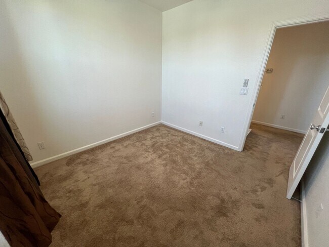 Building Photo - $4195-Beautiful Tri-level 3 Bed/2.5 Ba Townhome in Hampton Park/North San Jose