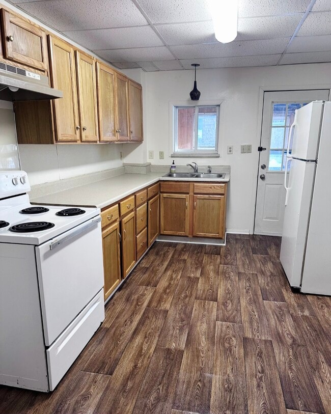 Building Photo - 118 S 2nd St