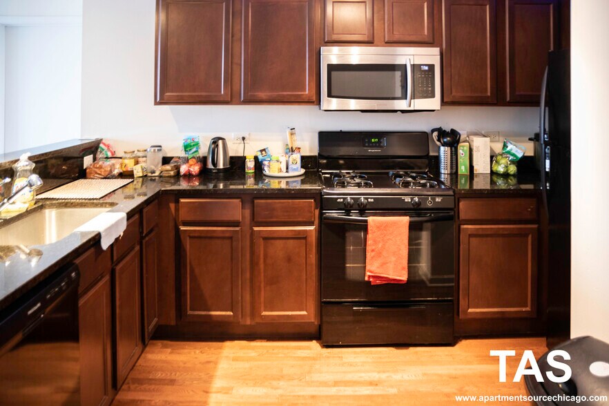 Building Photo - 4217 W Irving Park Rd