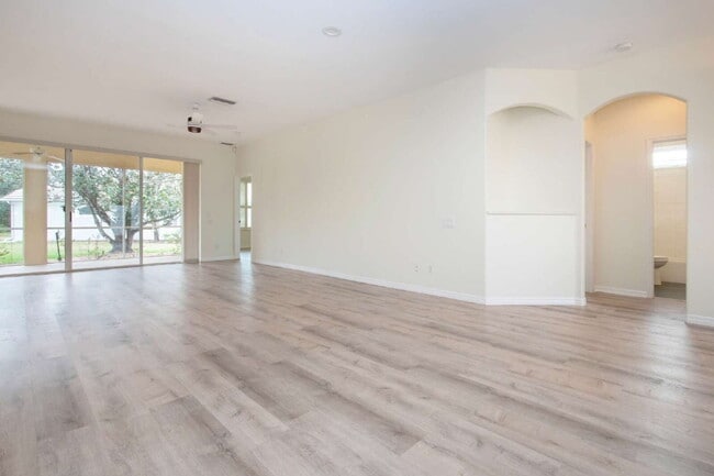 Building Photo - 8419 Whispering Woods Ct