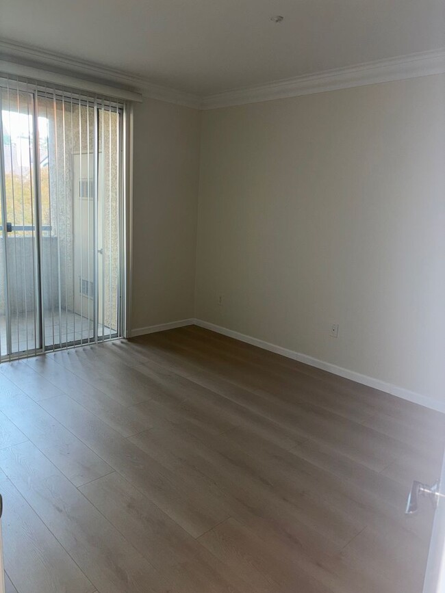 Building Photo - Unfurnished Meridian Luxury 1 Bed | 1 Ba C...