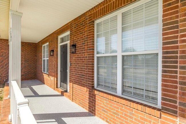 Building Photo - 807 Loudon Hill Dr