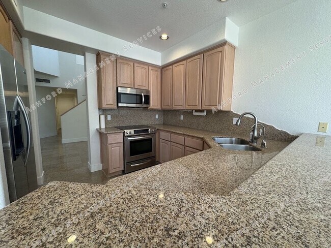 Building Photo - BEAUTIFUL 3 BEDROOM 3 BATHROOM HOME IN GAI...
