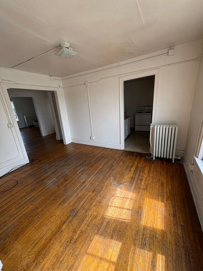 Primary Photo - 805 W 4th St