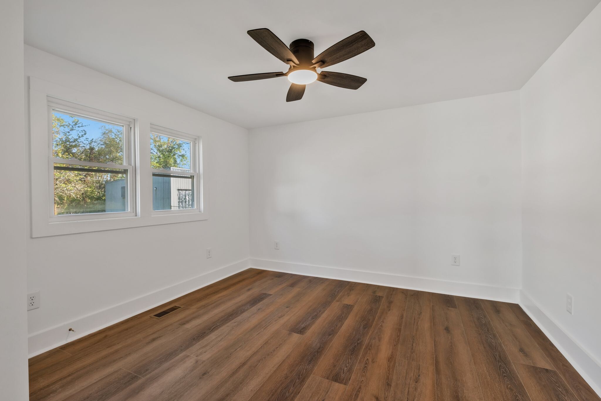 Building Photo - 223 Cumberland Dr