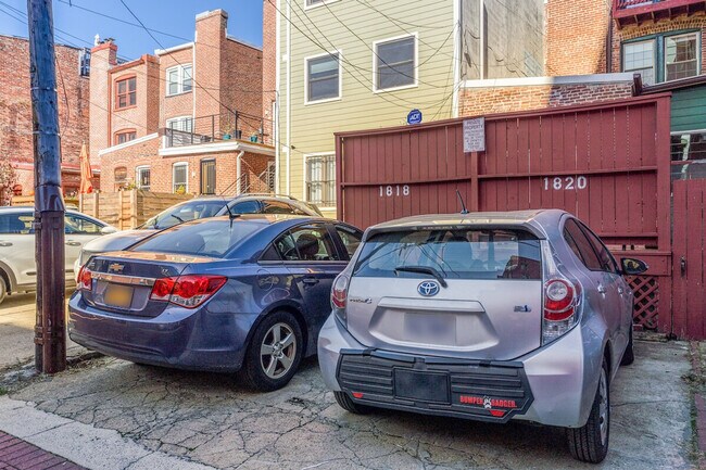 Building Photo - 2633 Adams Mill Rd NW