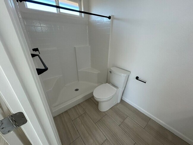 Building Photo - Brand New 3 Bedroom 2 Bathroom Home in Woodlake!
