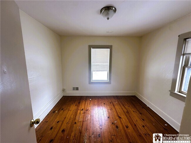 Building Photo - 481 Fairmount Ave