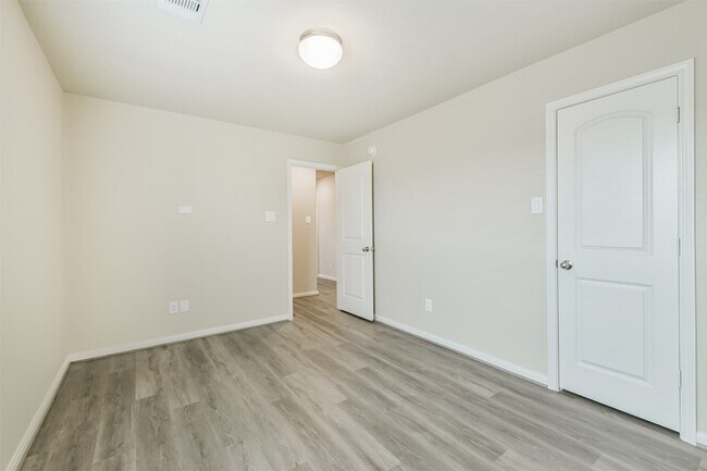 Building Photo - 12638 Silver Winter Trl