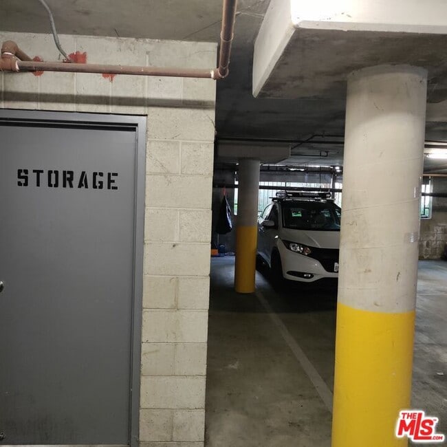 Building Photo - 12375 Osborne Pl