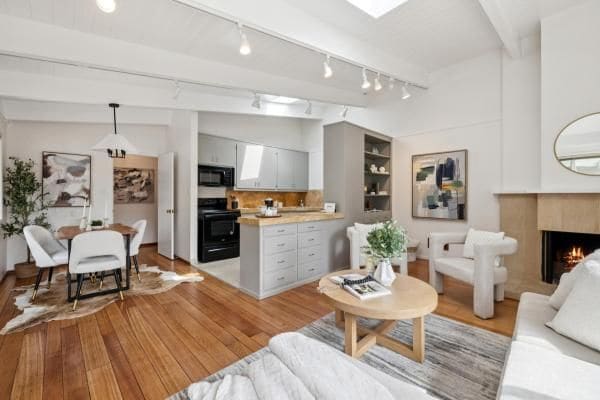 Building Photo - 14 Stadium Way