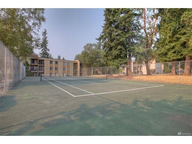 Building Photo - New Remodeled 1 Bed 1 Bath Condo Across fr...