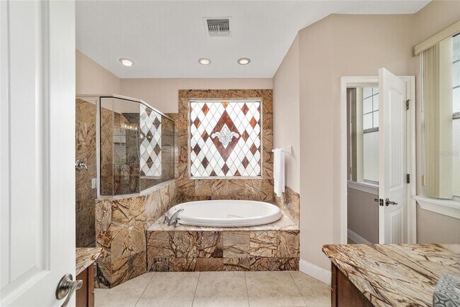 Building Photo - 1706 SW 27th St