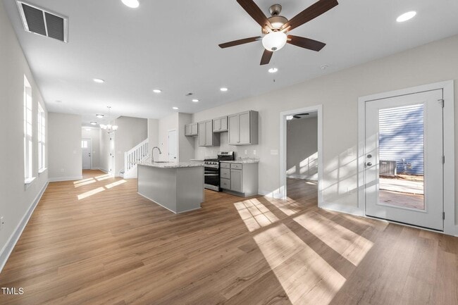 Building Photo - Deluxe 3 Bedroom End Unit Townhome - Avail...