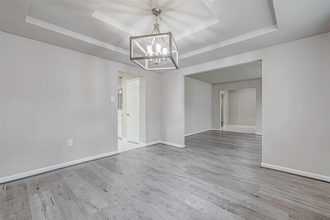 Building Photo - 5622 Valkeith Dr