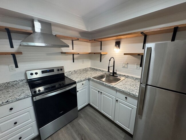 Building Photo - 158-162 Water Street-Unit 6