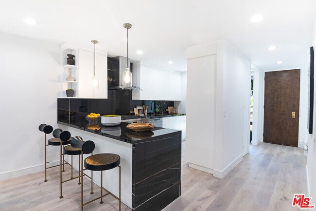 Building Photo - 1033 Carol Dr