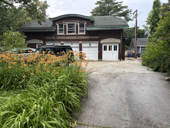 Building Photo - 1722 Judson Ave