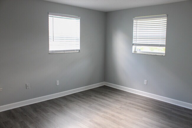 Building Photo - 178 175th Ave E