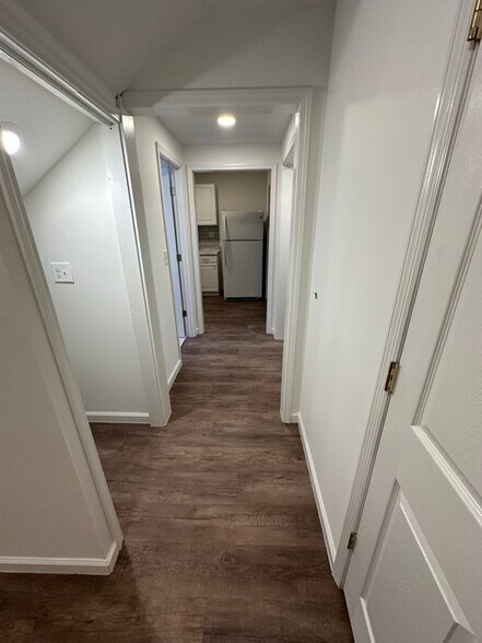 Building Photo - 301 Spring Hollow Rd