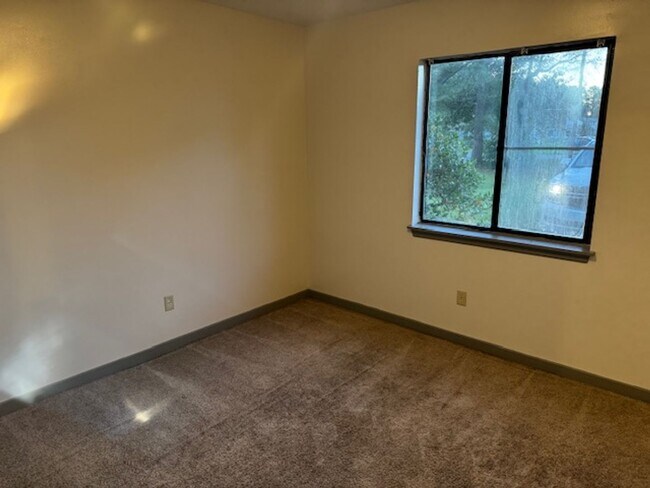 Building Photo - 201 Shipman Rd