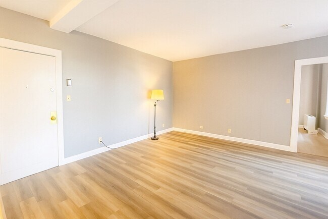 Building Photo - 140 Chestnut St