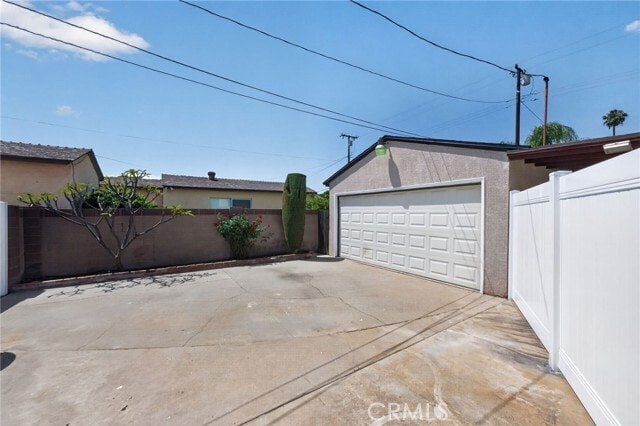 Building Photo - 1245 E Mobeck St