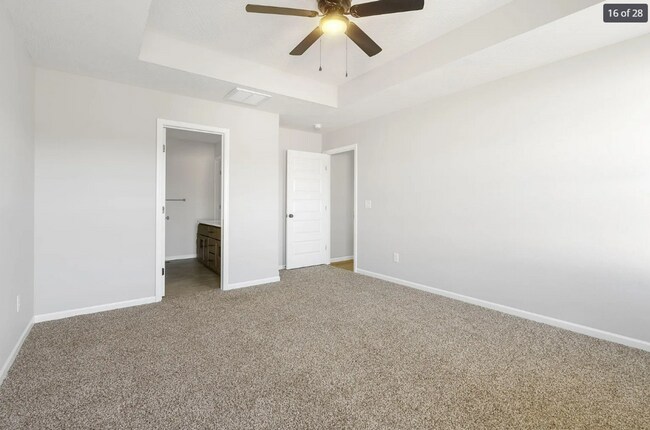 Building Photo - GORGEOUS 4 BED 2 BATH