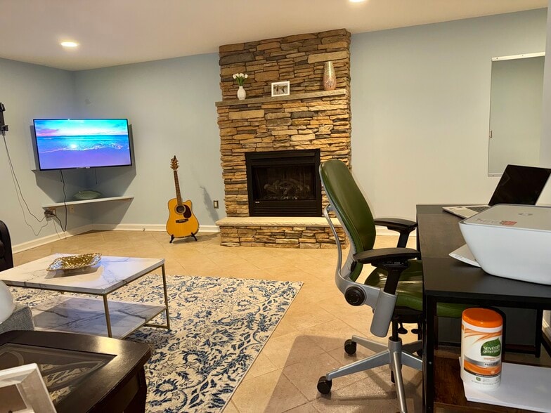 Building Photo - 1602 Appleton Way
