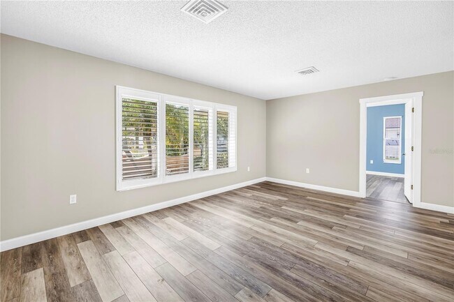 Building Photo - 5771 Timberlake Dr