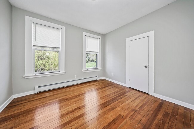 Building Photo - 90 Hillside Ave