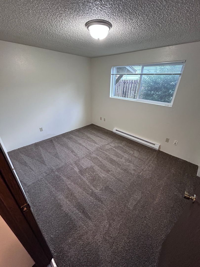 Building Photo - 401 Ranch Rd