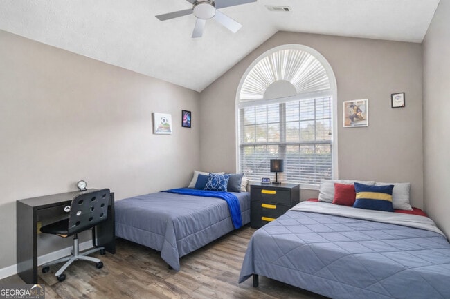 Building Photo - 1108 The by Way