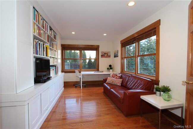 Building Photo - 114 Mt Pleasant Ave