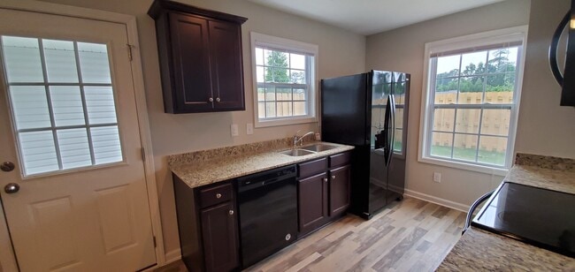 Building Photo - Regency Park Subdivision