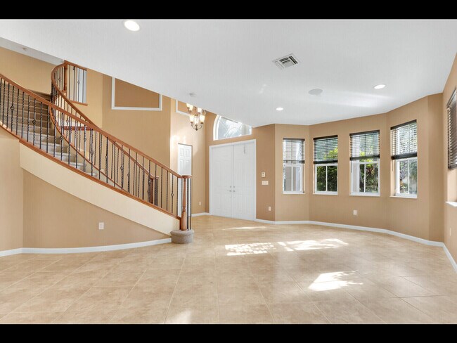 Building Photo - 3043 Hartridge Terrace