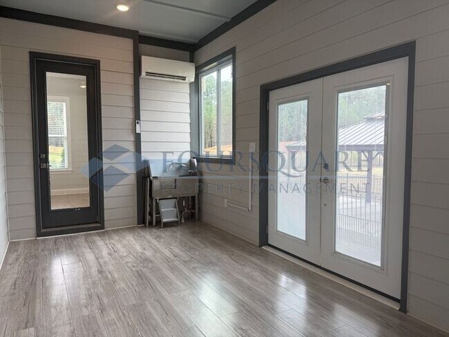 Building Photo - Elegant 4-Bed / 3.5-Bath Home with Main-Level Primary Suite, Quartz Kitchen & 3-Car Garage – In H...