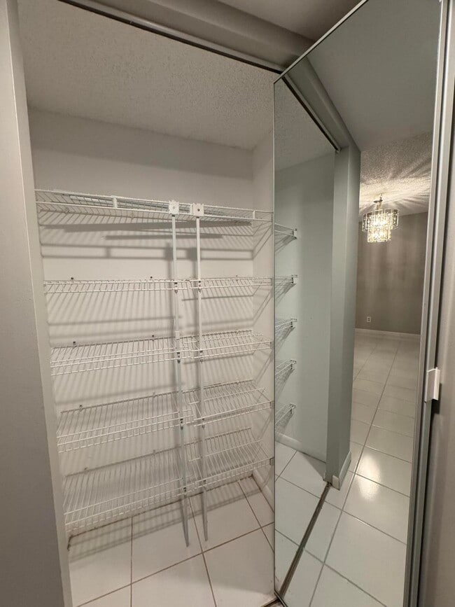 Building Photo - 7281 Amberly Ln