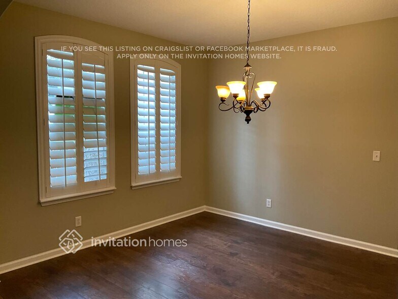 Building Photo - 741 Porta Rosa Circle