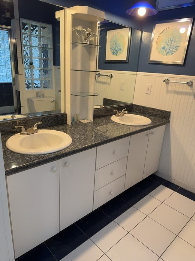 Building Photo - 62 Moody Dr