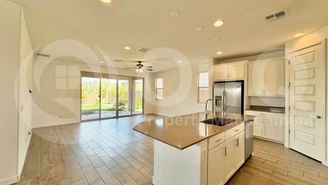 Building Photo - 2064 W Sienna Bouquet Pl