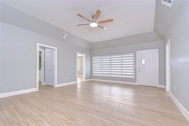 Building Photo - 5737 Shore Blvd S