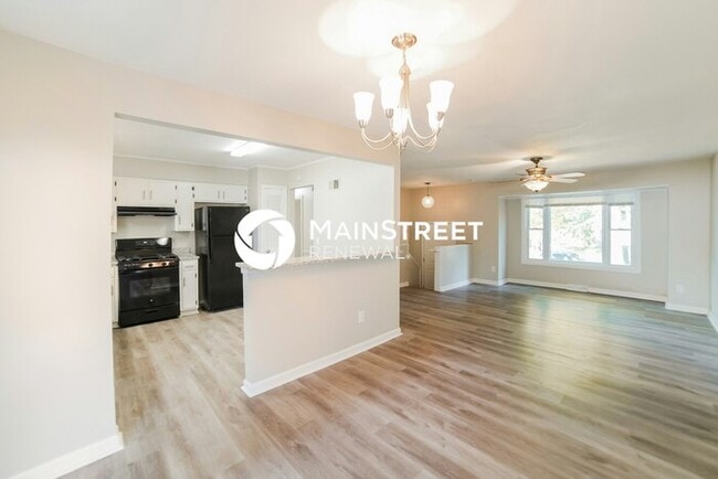 Building Photo - 3 Bedroom Pet-Friendly Home in BLUE SPRING...