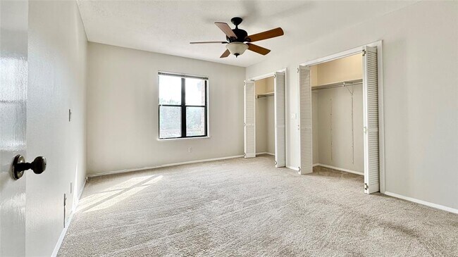 Building Photo - 843 Sunfish St