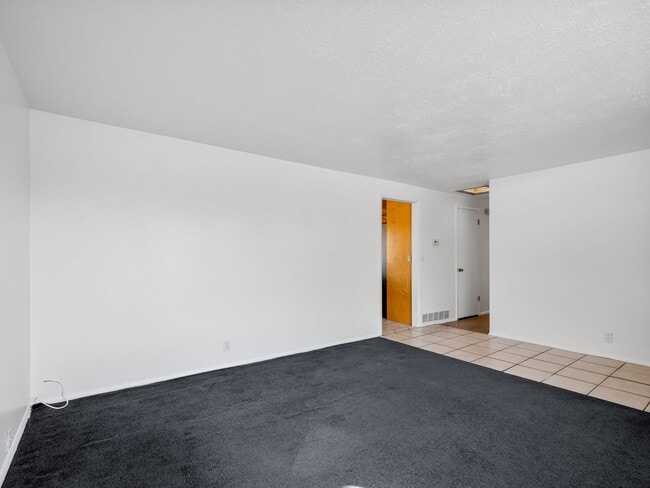 Building Photo - Beautiful home for rent!