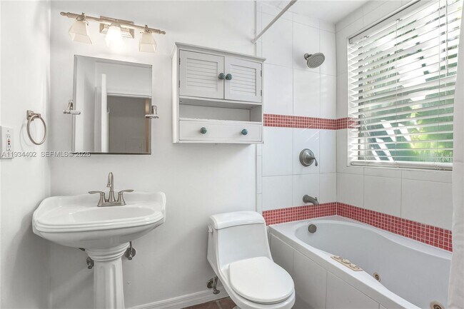 Building Photo - 842 Meridian Ave