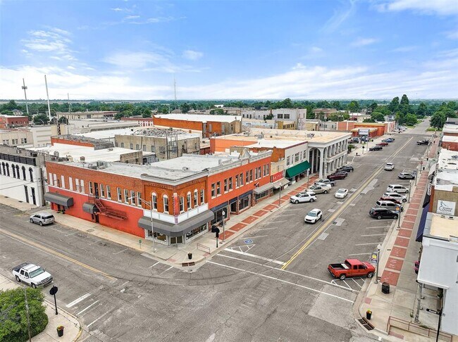 Building Photo - 115 E Russell St