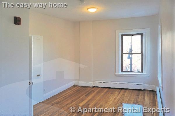 Building Photo - 116 Willow St